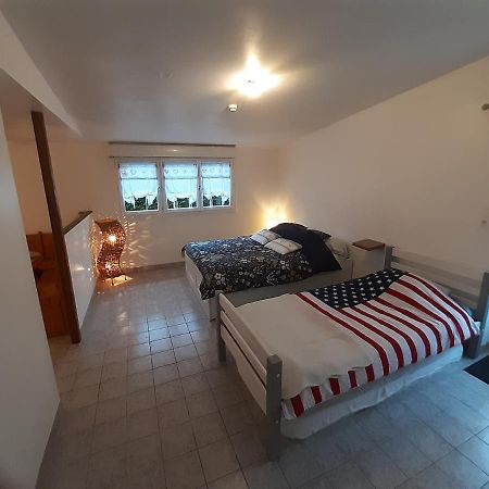 Le Cezembre Gite La Taniere Moidrey Bagian luar foto